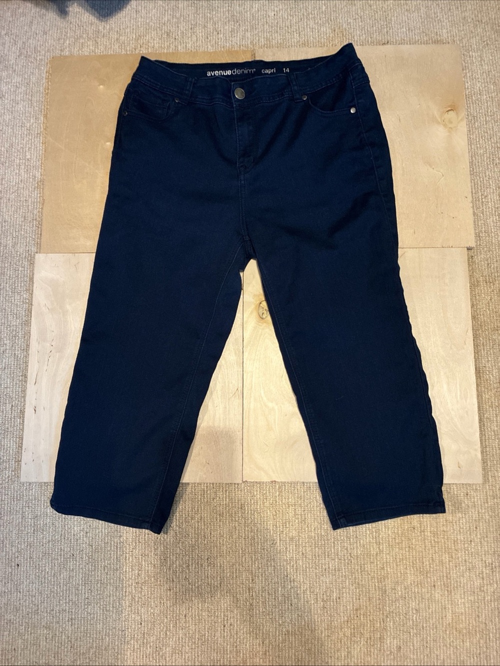 Avenue Denim Women's Navy Capris